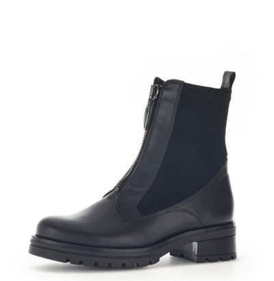 32.782.57 Chukka Lug Boot-Black