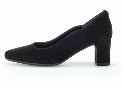 92.151.47 Black Heel